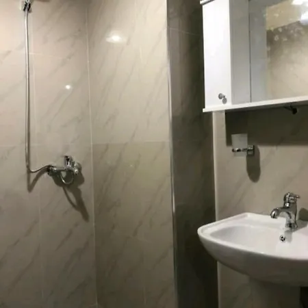 招待所 Miziriguest House Gjirokastër